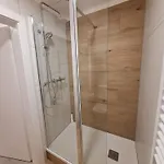 Prenocisca Kralj Ostanak kod kuće *