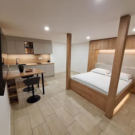 Prenocisca Kralj Privatunterkunft Komenda