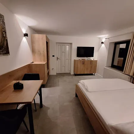 Prenocisca Kralj Komenda