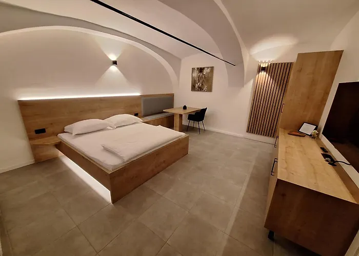 Prenocisca Kralj ホームステイ *