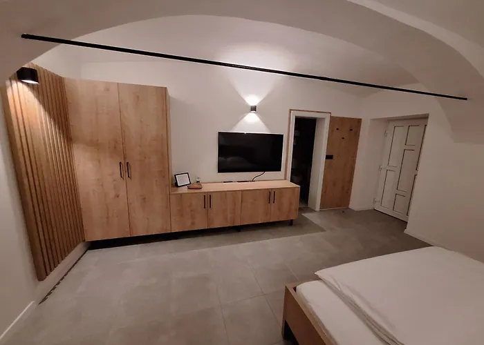 Prenocisca Kralj * Komenda