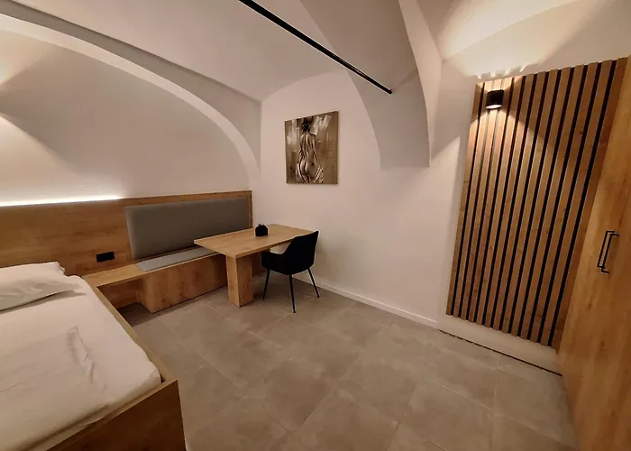 Prenocisca Kralj * Komenda