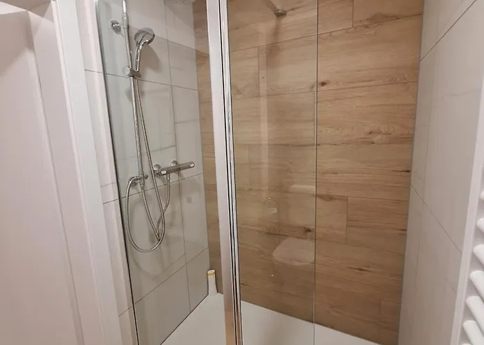 Prenocisca Kralj ホームステイ *