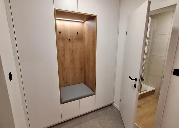 ホームステイ Prenocisca Kralj Komenda