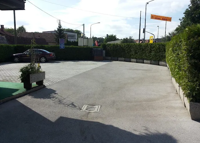 Δωμάτια σε οικογενειακή κατοικία Prenocisca Kralj Komenda